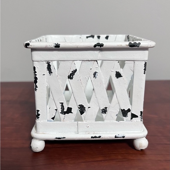 White and Black Distressed Metal Lattice Planter - Picture 4 of 7